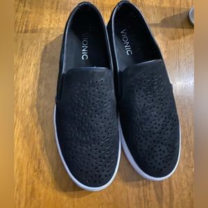 Women’s Vionic Shoes